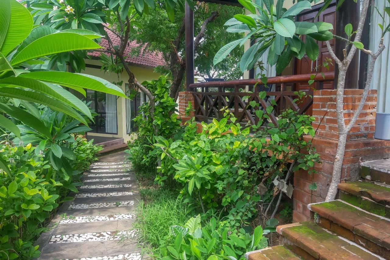 Oyo 3070 Villa Lovina Eco Lodge מראה חיצוני תמונה